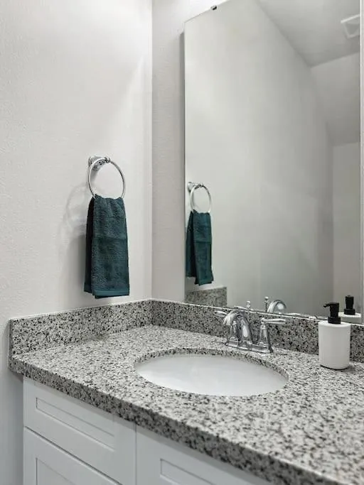 New Home Near Uwf & Pns Beach! Pensacola Apartment