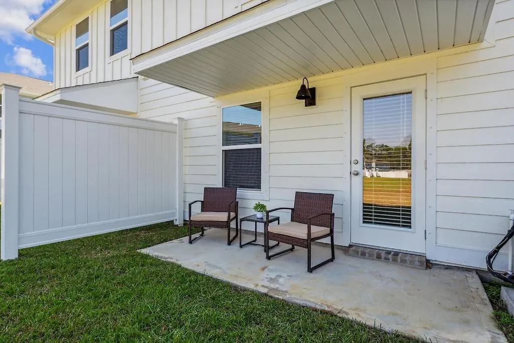 New Home Near Uwf & Pns Beach! Pensacola Apartment