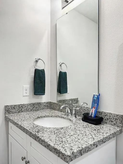 New Home Near Uwf & Pns Beach! Pensacola
